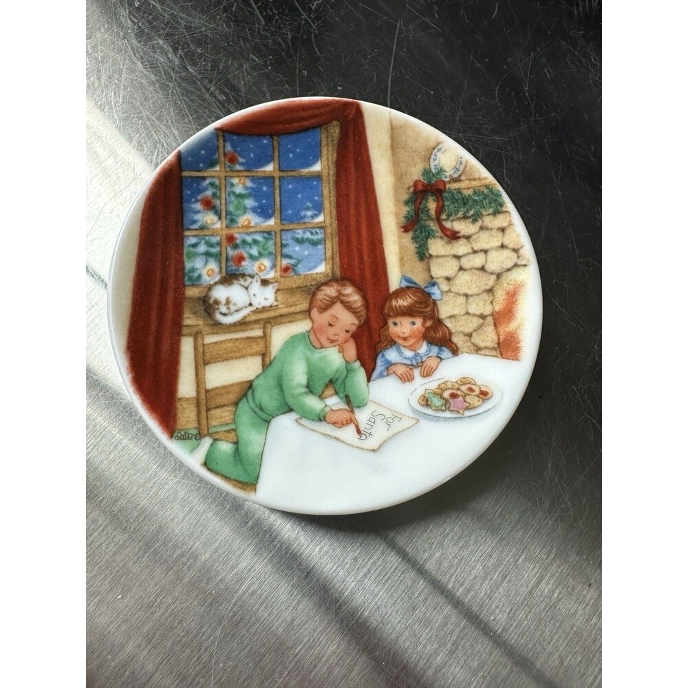 1990 Hallmark Ornament “Cookies For Santa” Porcelain Plate